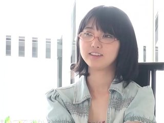 Japanese Beauty Gives an Uncensored Blowjob